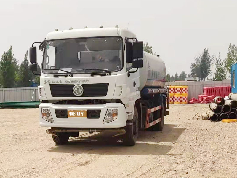 绿化喷洒车